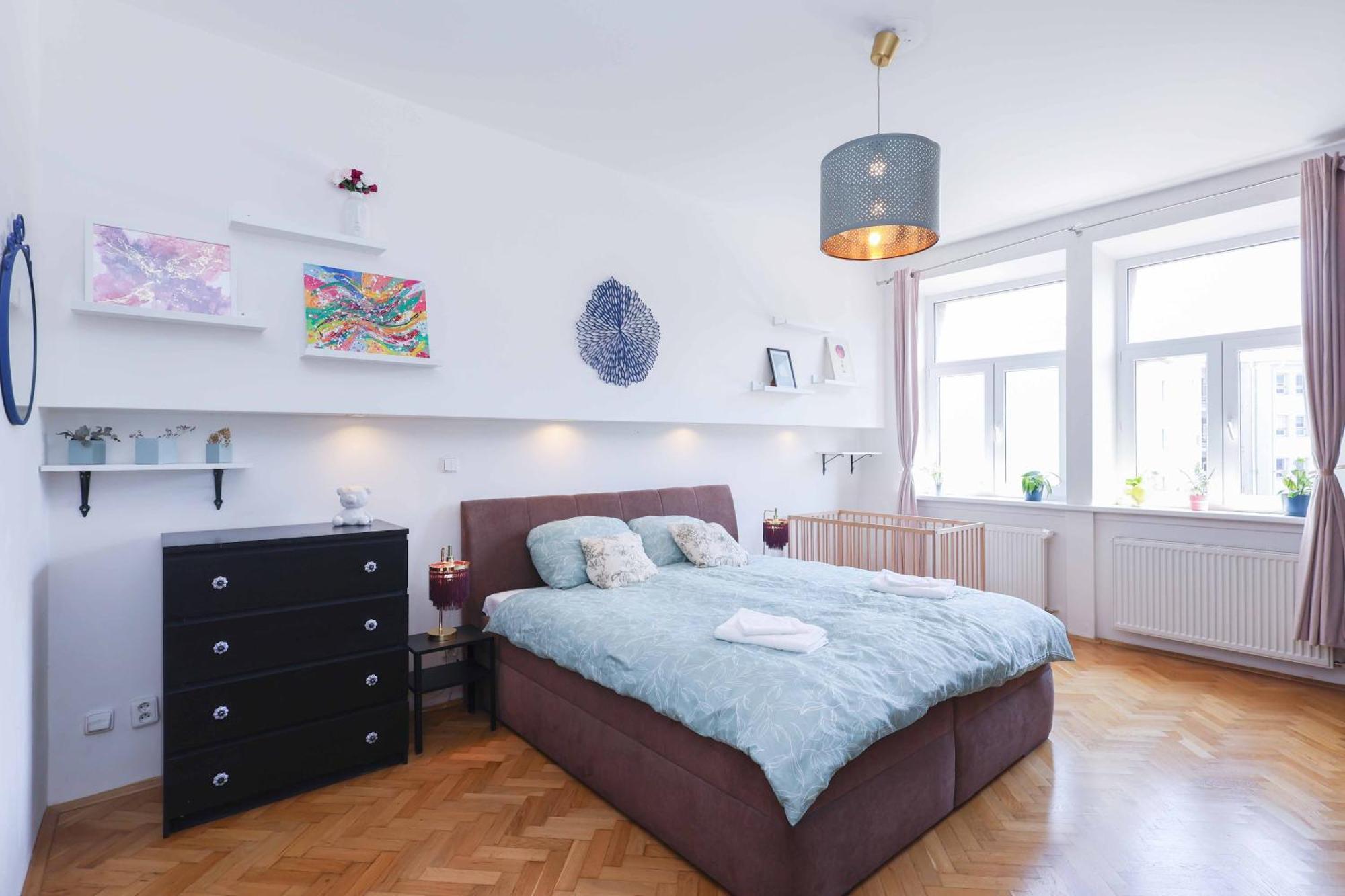 Cozy & Spacious Family Stay Near Train Station Братислава Экстерьер фото