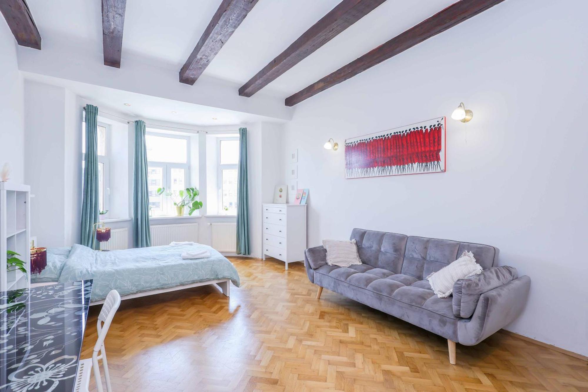 Cozy & Spacious Family Stay Near Train Station Братислава Экстерьер фото