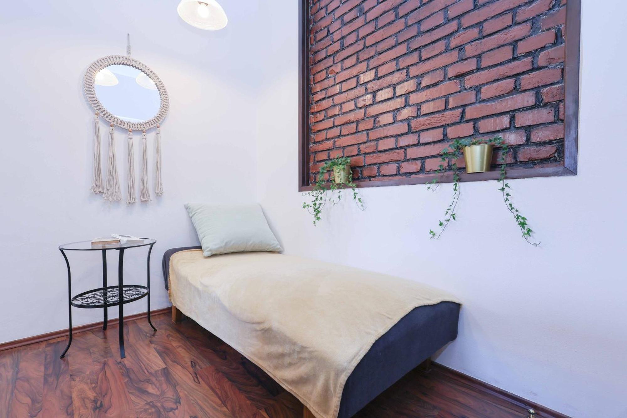 Cozy & Spacious Family Stay Near Train Station Братислава Экстерьер фото