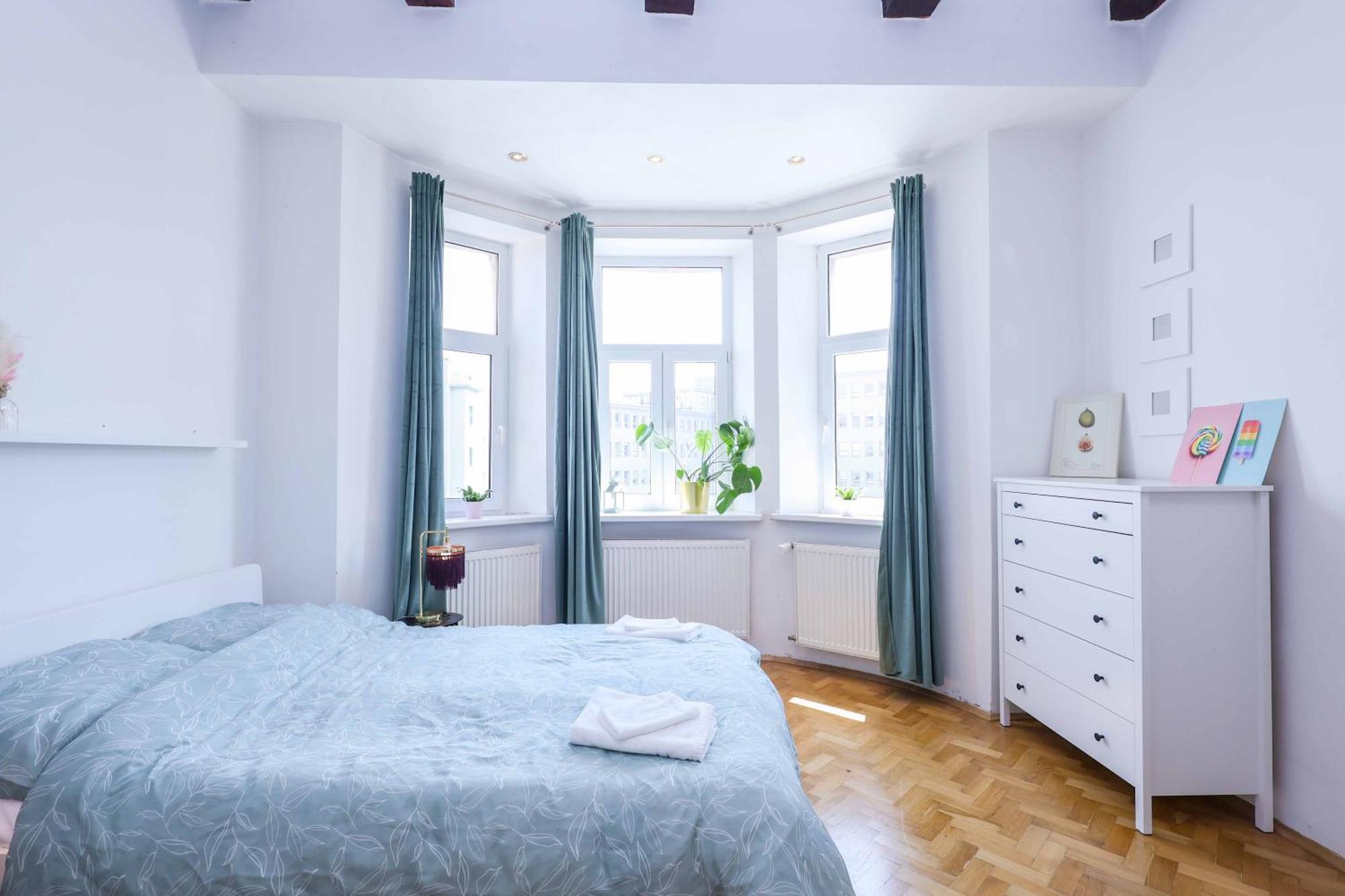 Cozy & Spacious Family Stay Near Train Station Братислава Экстерьер фото